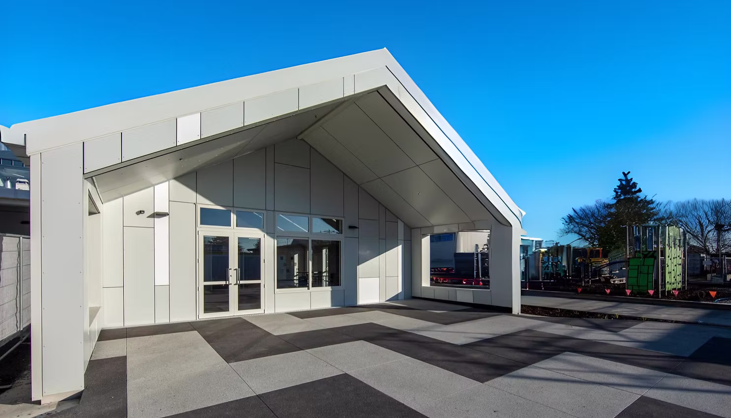 A Guide to Polymer-Modified Concrete Overlays for Better Driveways, Car Parks, Walkways, and Plazas