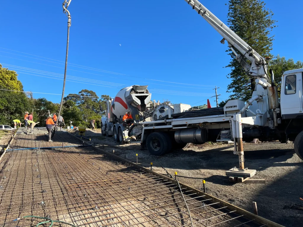 Concrete driveway construction and placement in Elanora